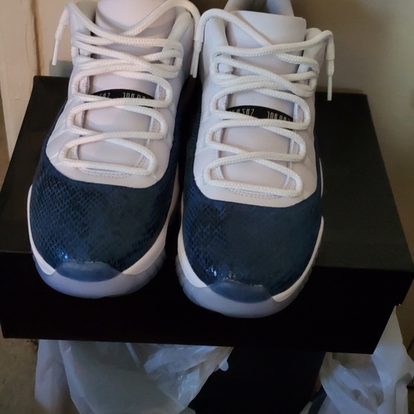 shoes - Picture 2 of 2